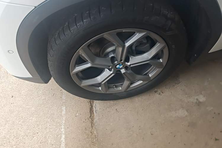 Used BMW X3 2021 xDrive28i Luxury Package Left Front Wheel Hub
