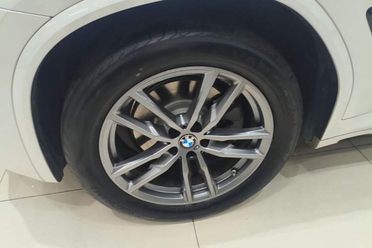 Used BMW X3 2021 xDrive25i M Sport Package Left Front Wheel Hub