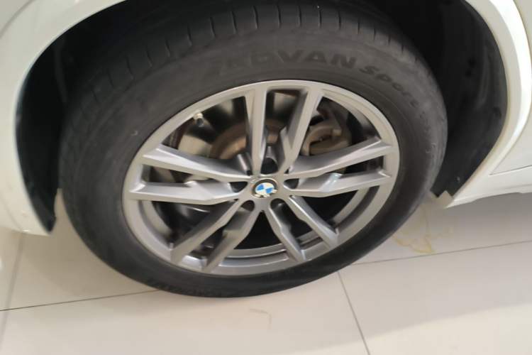 Used BMW X3 2021 xDrive25i M Sport Package Left Front Wheel Hub