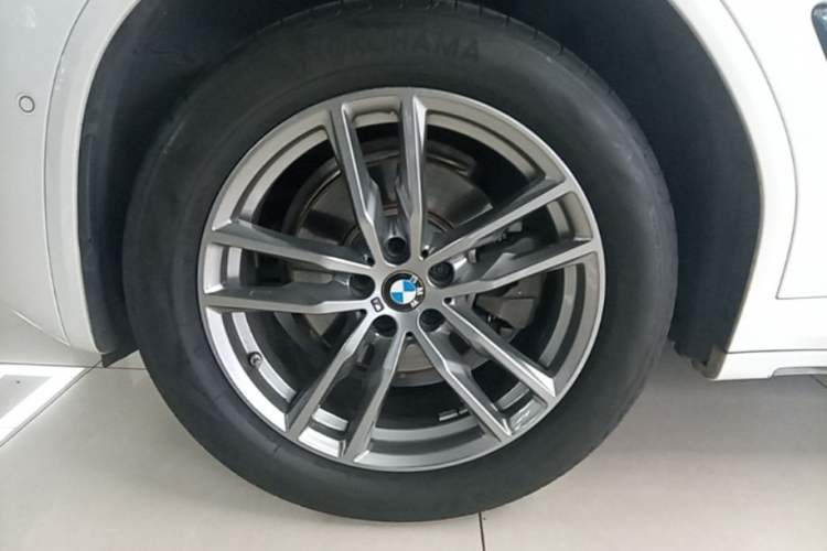 Used BMW X3 2021 xDrive25i M Sport Package Left Front Wheel Hub