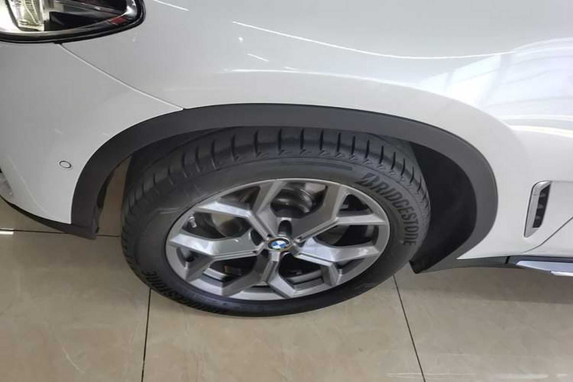 Used BMW X3 2021 xDrive28i Luxury Package Left Front Wheel Hub
