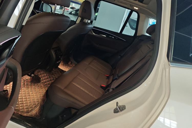 Used BMW X3 2021 xDrive25i Luxury Package Left Rear Seat