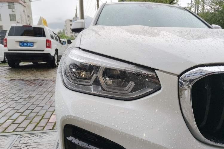 Used BMW X3 2021 xDrive30i Luxury Model with M Sport Package Right Front Headlight
