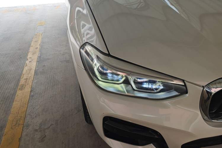Used BMW X3 2021 xDrive30i Luxury Model with M Sport Package Right Front Headlight