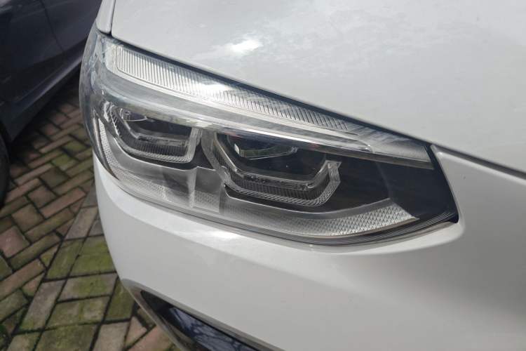 Used BMW X3 2021 xDrive30i Luxury Model with M Sport Package Right Front Headlight