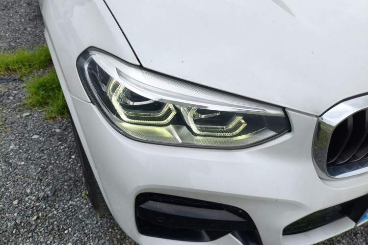 Used BMW X3 2021 xDrive30i Luxury Model with M Sport Package Right Front Headlight