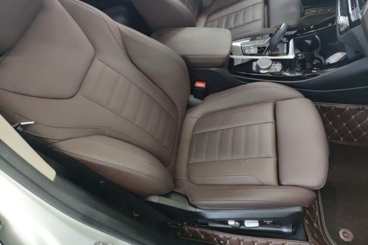 Used BMW X3 2021 xDrive28i Luxury Package Right Front Seat