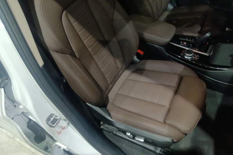 Used BMW X3 2021 Facelift xDrive25i Luxury Package Right Front Seat