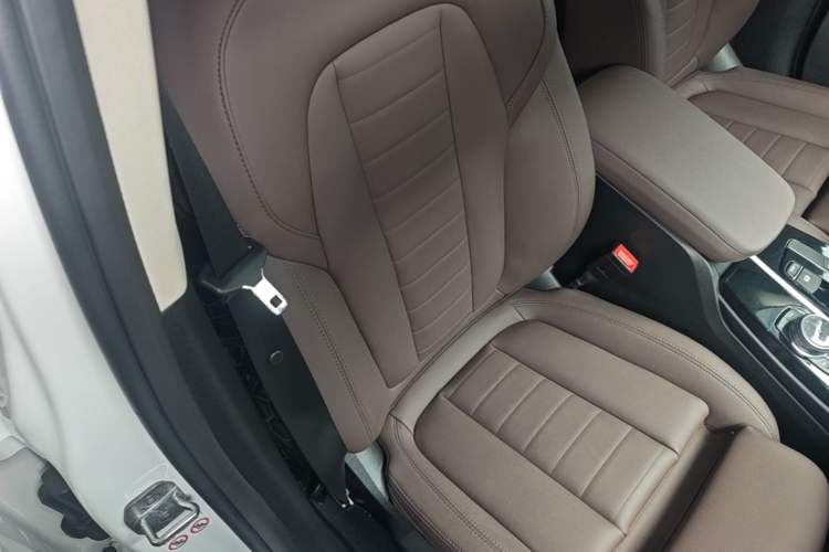 Used BMW X3 2021 xDrive25i Luxury Package Right Front Seat