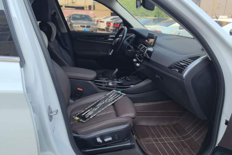 Used BMW X3 2021 xDrive25i Luxury Package Right Front Seat