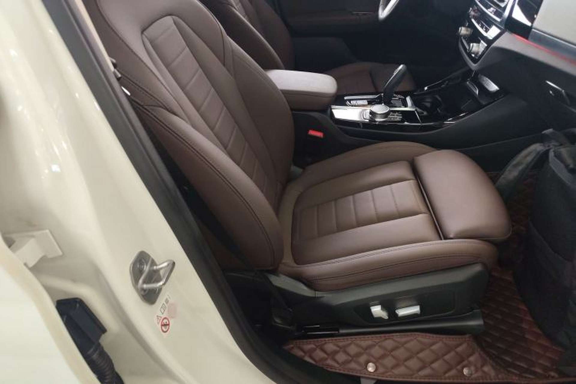 Used BMW X3 2021 Restyled xDrive25i M Sport Package Right Front Seat
