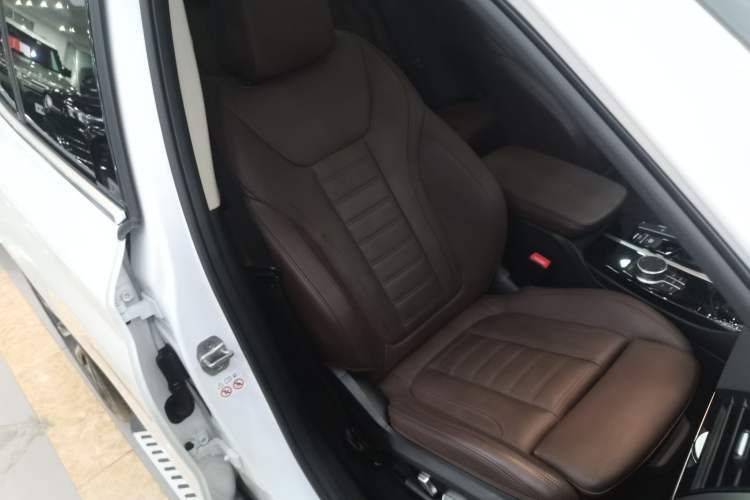 Used BMW X3 2021 xDrive30i Luxury Model with M Sport Package Right Front Seat