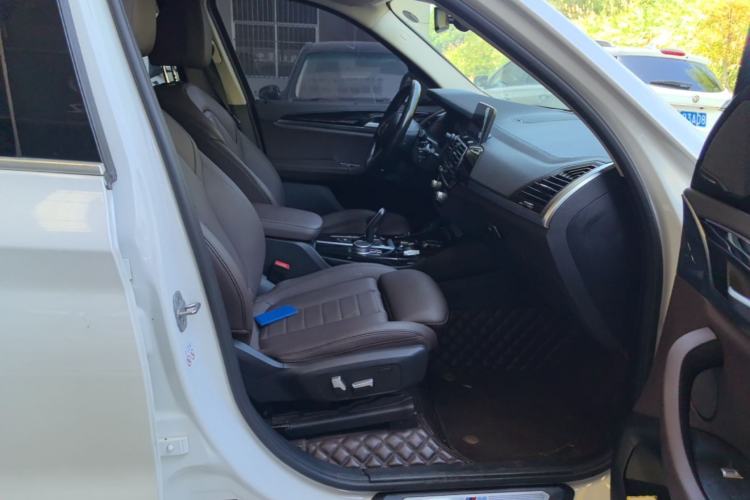 Used BMW X3 2021 Restyled xDrive25i M Sport Package Right Front Seat