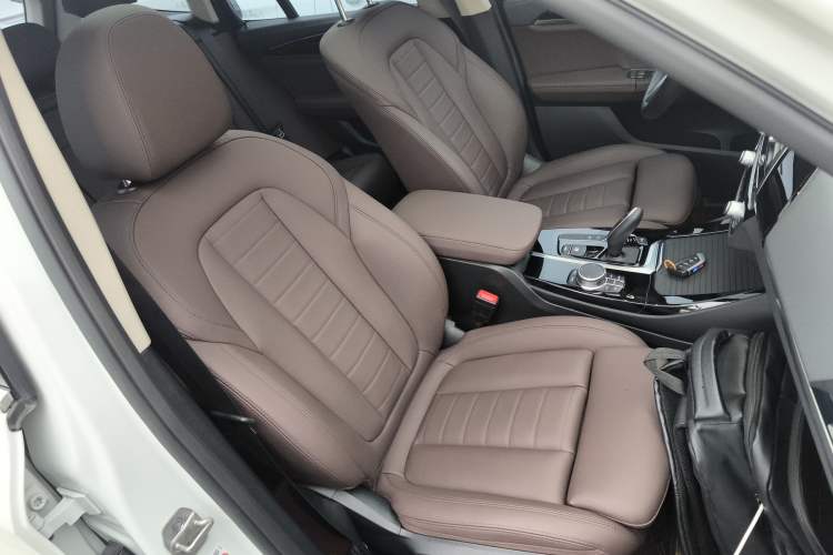 Used BMW X3 2021 Restyled xDrive25i M Sport Package Right Front Seat