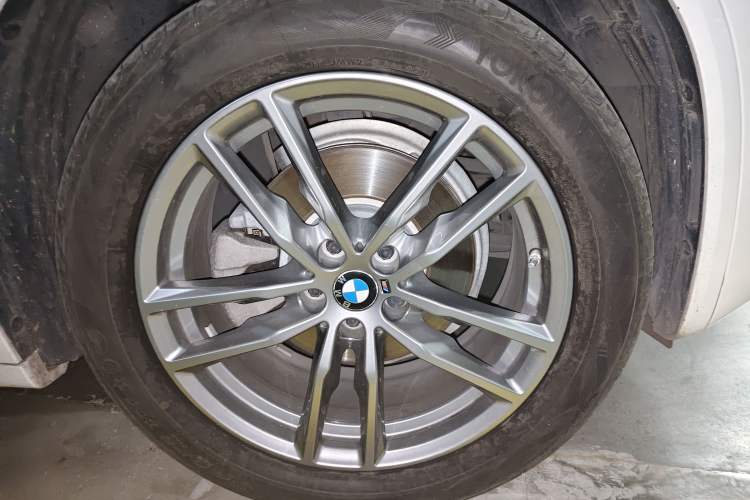 Used BMW X3 2021 xDrive25i M Sport Package Right Front Wheel Hub