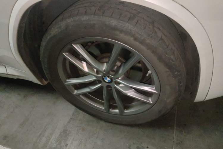 Used BMW X3 2021 xDrive25i M Sport Package Right Front Wheel Hub