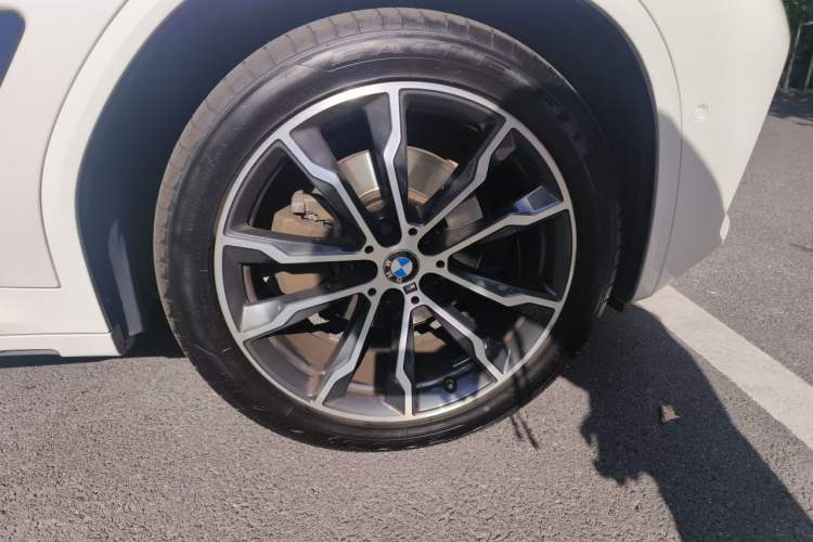 Used BMW X3 2021 xDrive30i Luxury Model with M Sport Package Right Front Wheel Hub