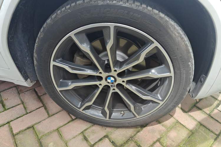 Used BMW X3 2021 xDrive30i Luxury Model with M Sport Package Right Front Wheel Hub