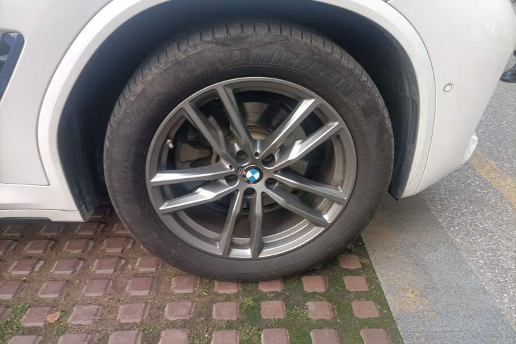 Used BMW X3 2021 xDrive28i M Sport Package Right Front Wheel Hub
