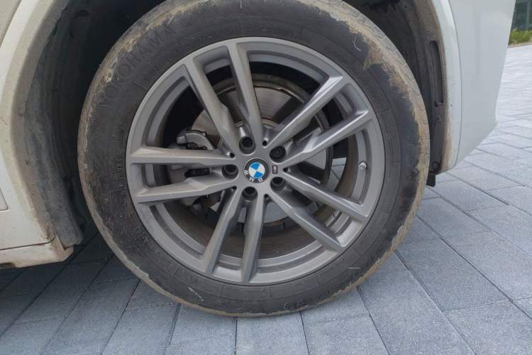 Used BMW X3 2021 xDrive25i M Sport Package Right Front Wheel Hub