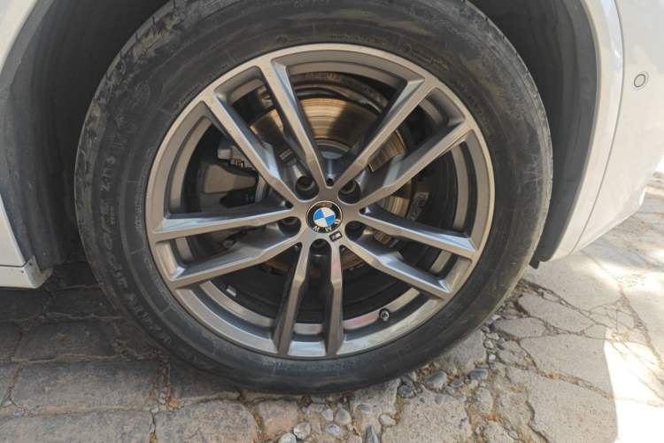Used BMW X3 2021 xDrive28i M Sport Package Right Front Wheel Hub