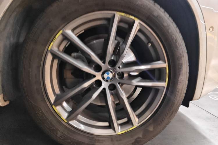 Used BMW X3 2021 xDrive28i M Sport Package Right Front Wheel Hub