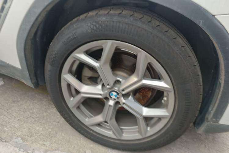 Used BMW X3 2021 xDrive28i Luxury Package Right Front Wheel Hub