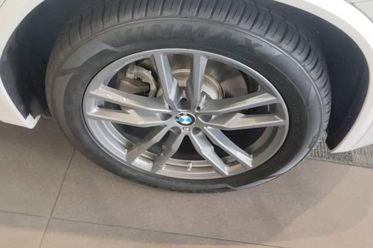 Used BMW X3 2021 xDrive28i M Sport Package Right Front Wheel Hub