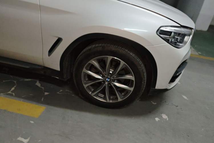 Used BMW X3 2021 xDrive25i Luxury Package Right Front Wheel Hub