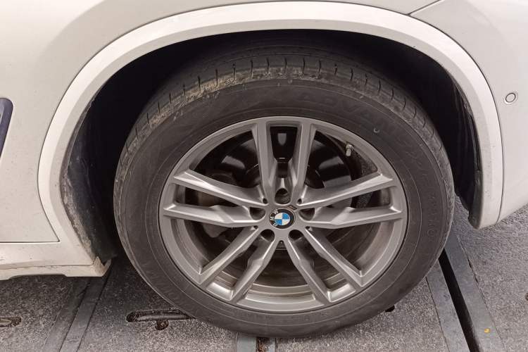 Used BMW X3 2021 xDrive28i M Sport Package Right Front Wheel Hub