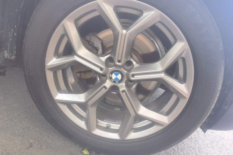 Used BMW X3 2021 xDrive28i Luxury Package Right Front Wheel Hub