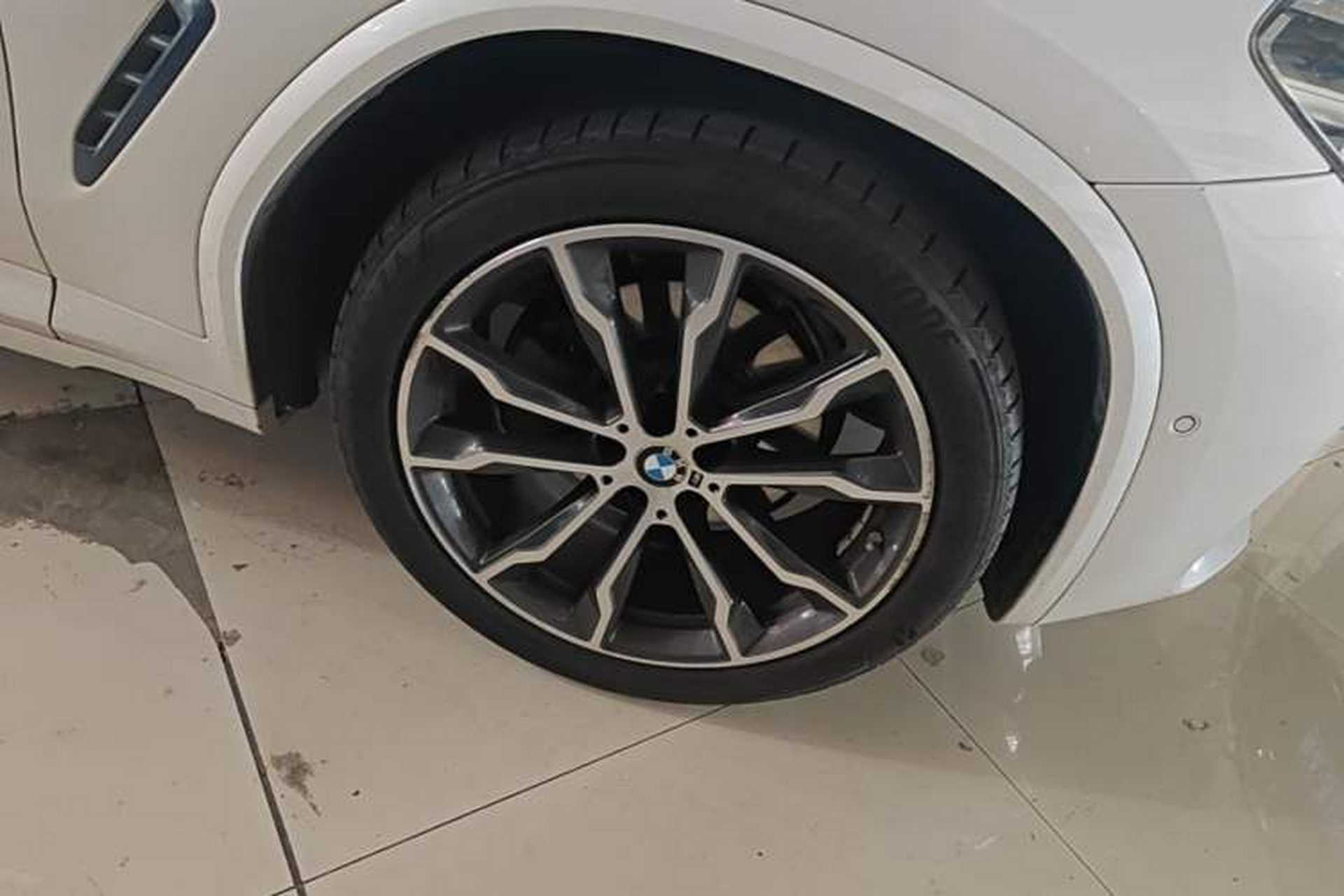 Used BMW X3 2021 xDrive30i Luxury Model with M Sport Package Right Front Wheel Hub