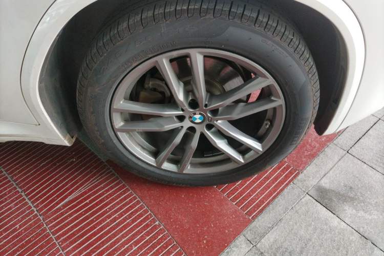 Used BMW X3 2021 xDrive25i M Sport Package Right Front Wheel Hub