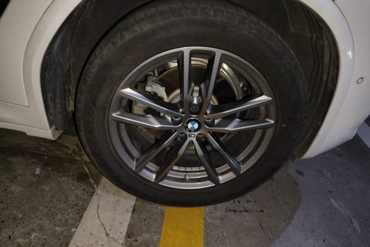Used BMW X3 2021 xDrive25i M Sport Package Right Front Wheel Hub