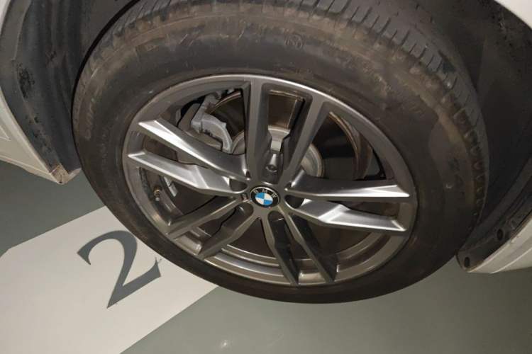 Used BMW X3 2021 xDrive28i M Sport Package Right Front Wheel Hub