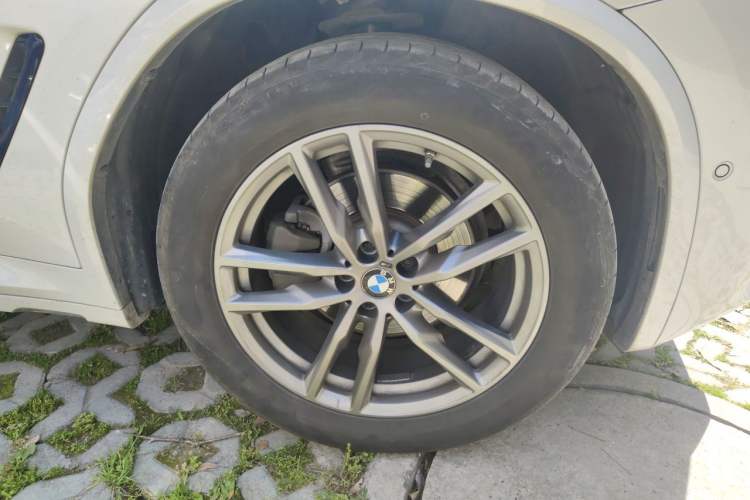 Used BMW X3 2021 xDrive28i M Sport Package Right Front Wheel Hub