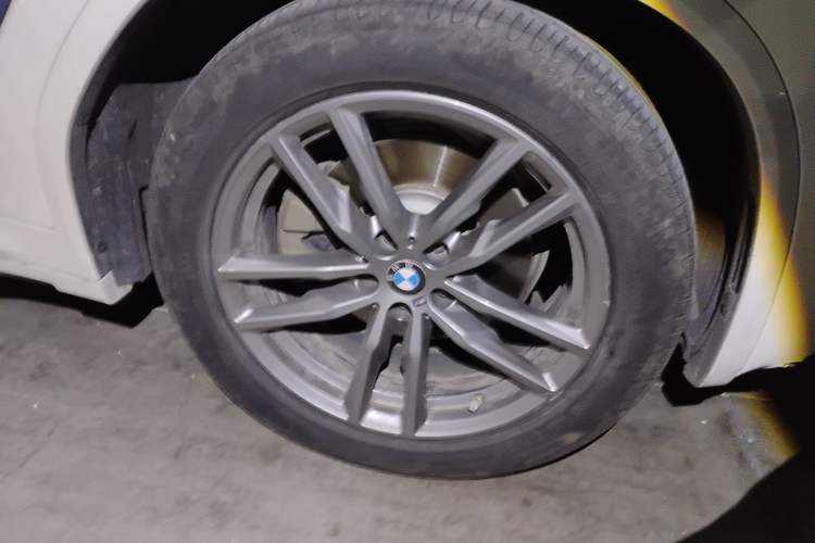 Used BMW X3 2021 xDrive28i M Sport Package Right Front Wheel Hub