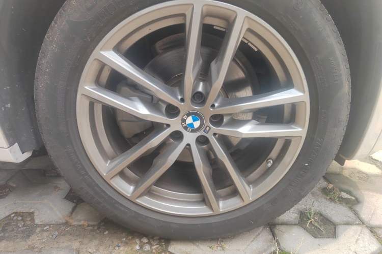 Used BMW X3 2021 xDrive28i Luxury Package Right Front Wheel Hub