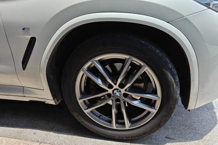 Used BMW X3 2021 xDrive25i M Sport Package Right Front Wheel Hub