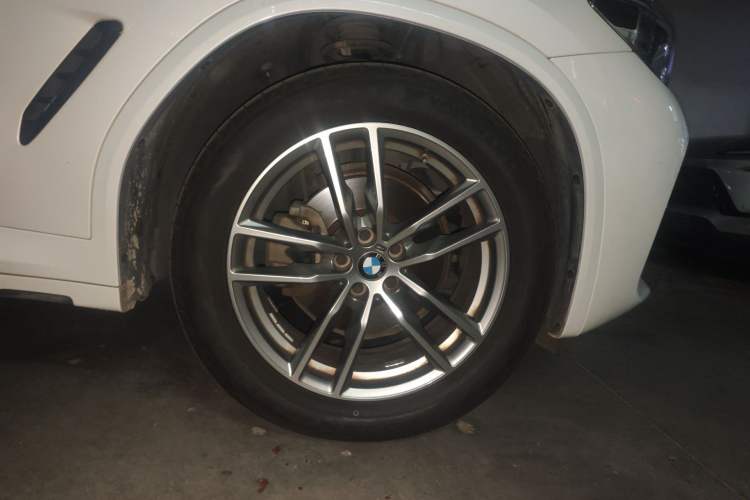 Used BMW X3 2021 xDrive25i M Sport Package Right Front Wheel Hub