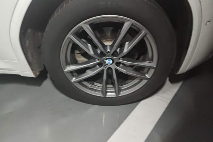 Used BMW X3 2021 xDrive28i M Sport Package Right Front Wheel Hub