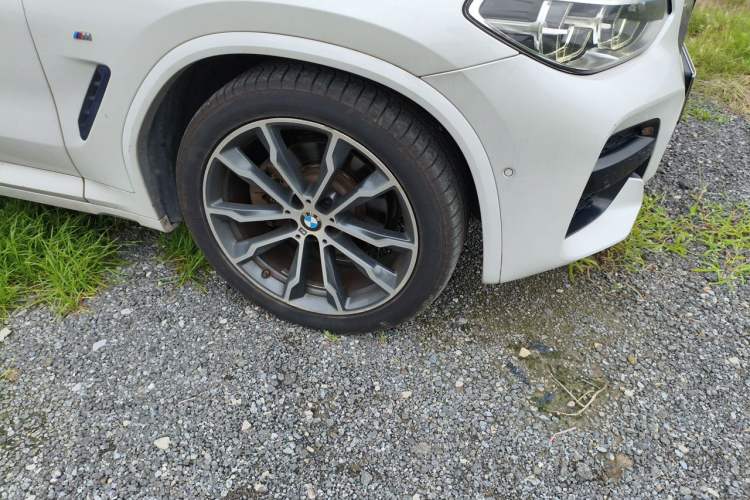 Used BMW X3 2021 xDrive30i Luxury Model with M Sport Package Right Front Wheel Hub