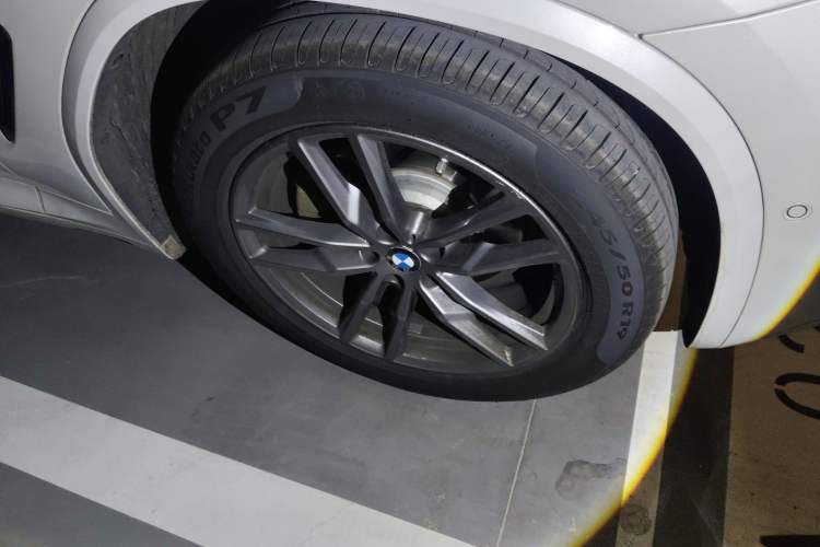 Used BMW X3 2021 xDrive28i M Sport Package Right Front Wheel Hub
