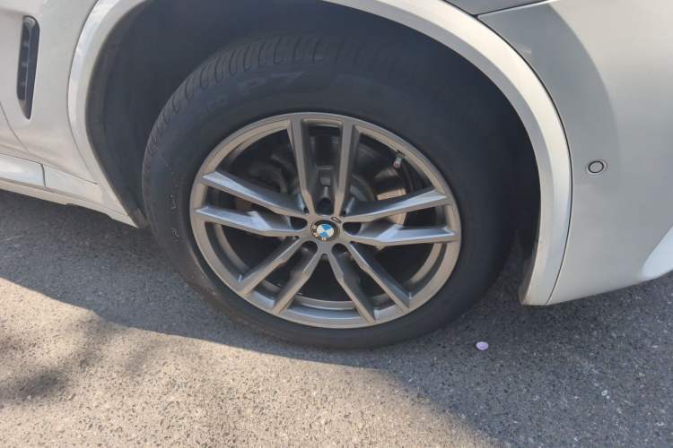 Used BMW X3 2021 xDrive28i M Sport Package Right Front Wheel Hub