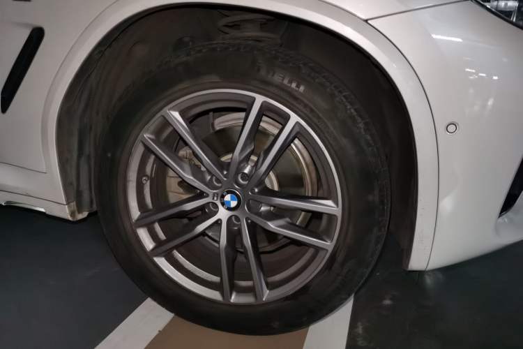Used BMW X3 2021 xDrive28i M Sport Package Right Front Wheel Hub