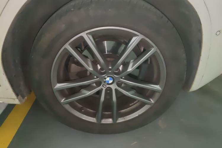 Used BMW X3 2021 xDrive28i M Sport Package Right Front Wheel Hub