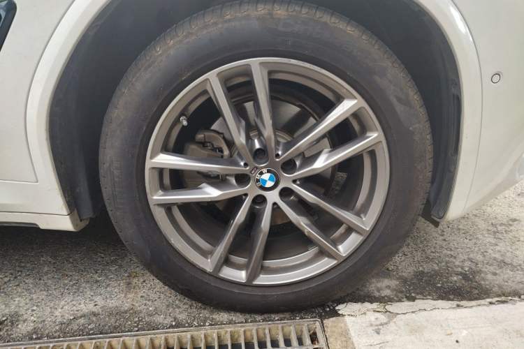 Used BMW X3 2021 xDrive28i M Sport Package Right Front Wheel Hub