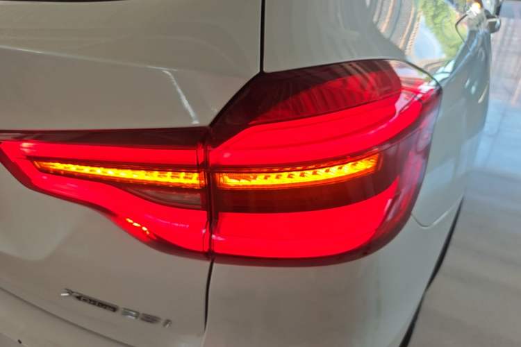 Used BMW X3 2021 xDrive25i Luxury Package Right Rear Taillight