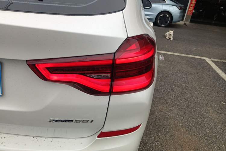 Used BMW X3 2021 xDrive30i Luxury Model with M Sport Package Right Rear Taillight