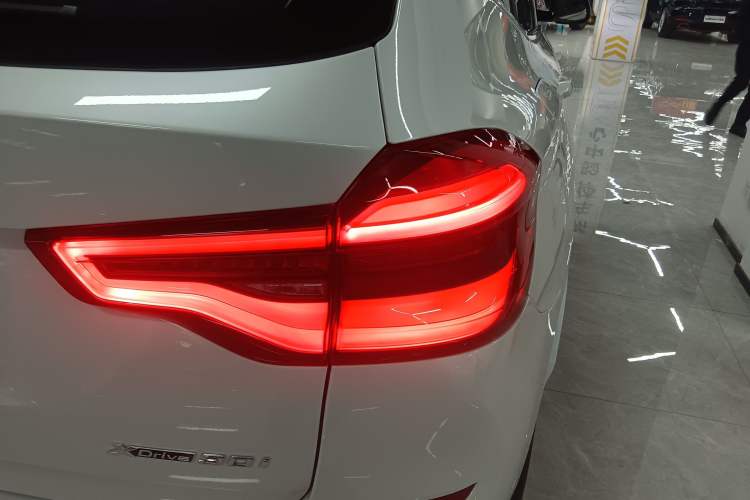Used BMW X3 2021 xDrive30i Luxury Model with M Sport Package Right Rear Taillight